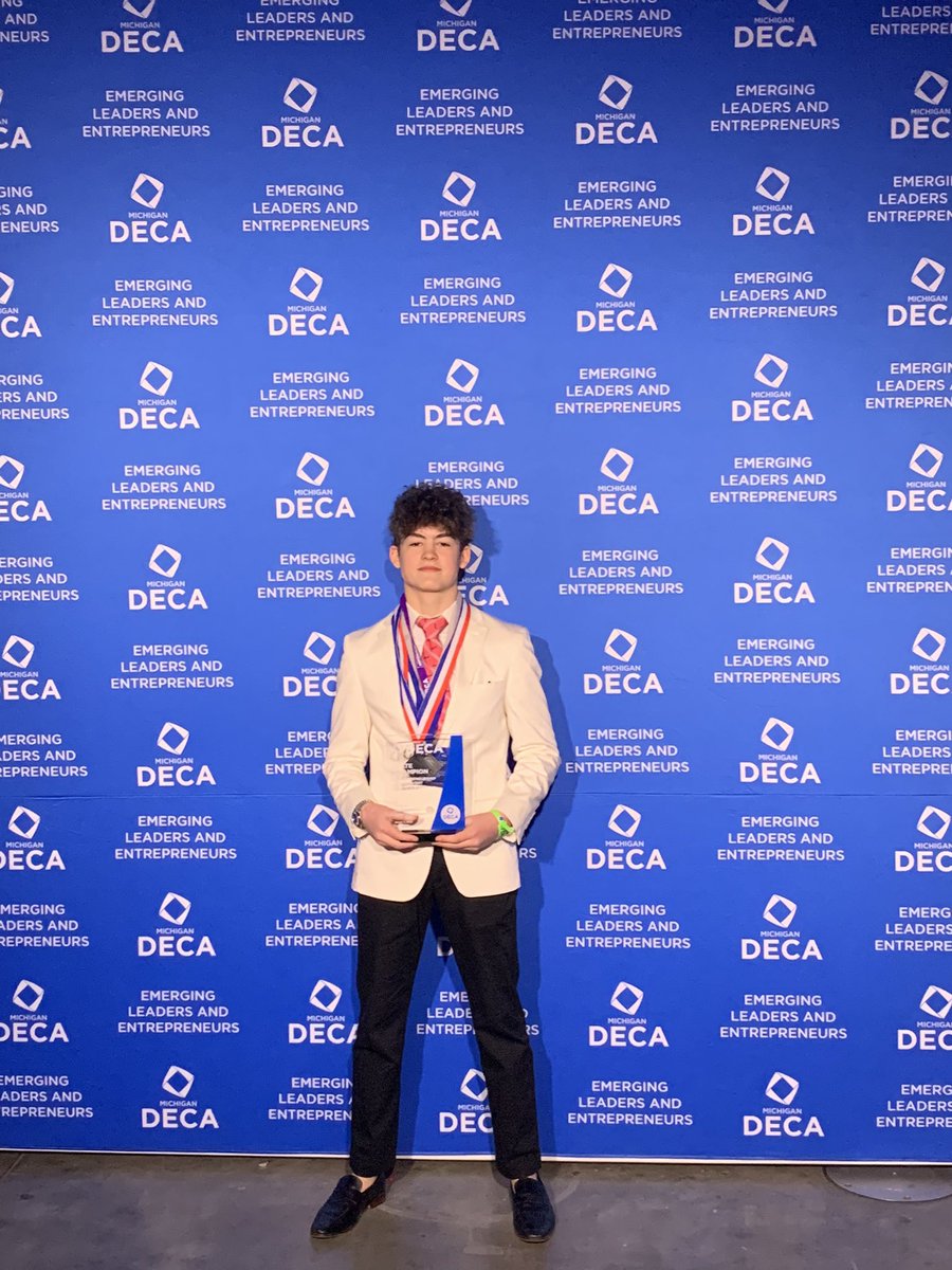 30 BHHS students competed at the MI DECA State Conference this weekend in Detroit. Over 4,000 students attended from MI. We had 10 state finalists and 8 advancing to the International conference in Orlando in April.  Great job BHHS students! <a href="/PaulPkolin/">PKSports</a> @bhswatson <a href="/BHBlackHawks/">BH Black Hawks</a>