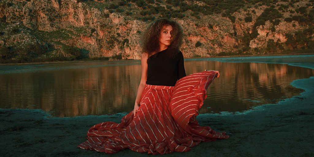 Son dönemde prodüktör, besteci, söz yazarı ve şarkıcı kimliğiyle ön plana çıkan Elif Çağlar, üçüncü single’ ı “Patience’ ı gururla sunar. İlk defa, 31 Mart Cuma tarihinde, tüm dijital müzik servislerinde dinleyeceğimiz parçanın detayları çok yakında. 

📸 Feyza Soylu

#patience