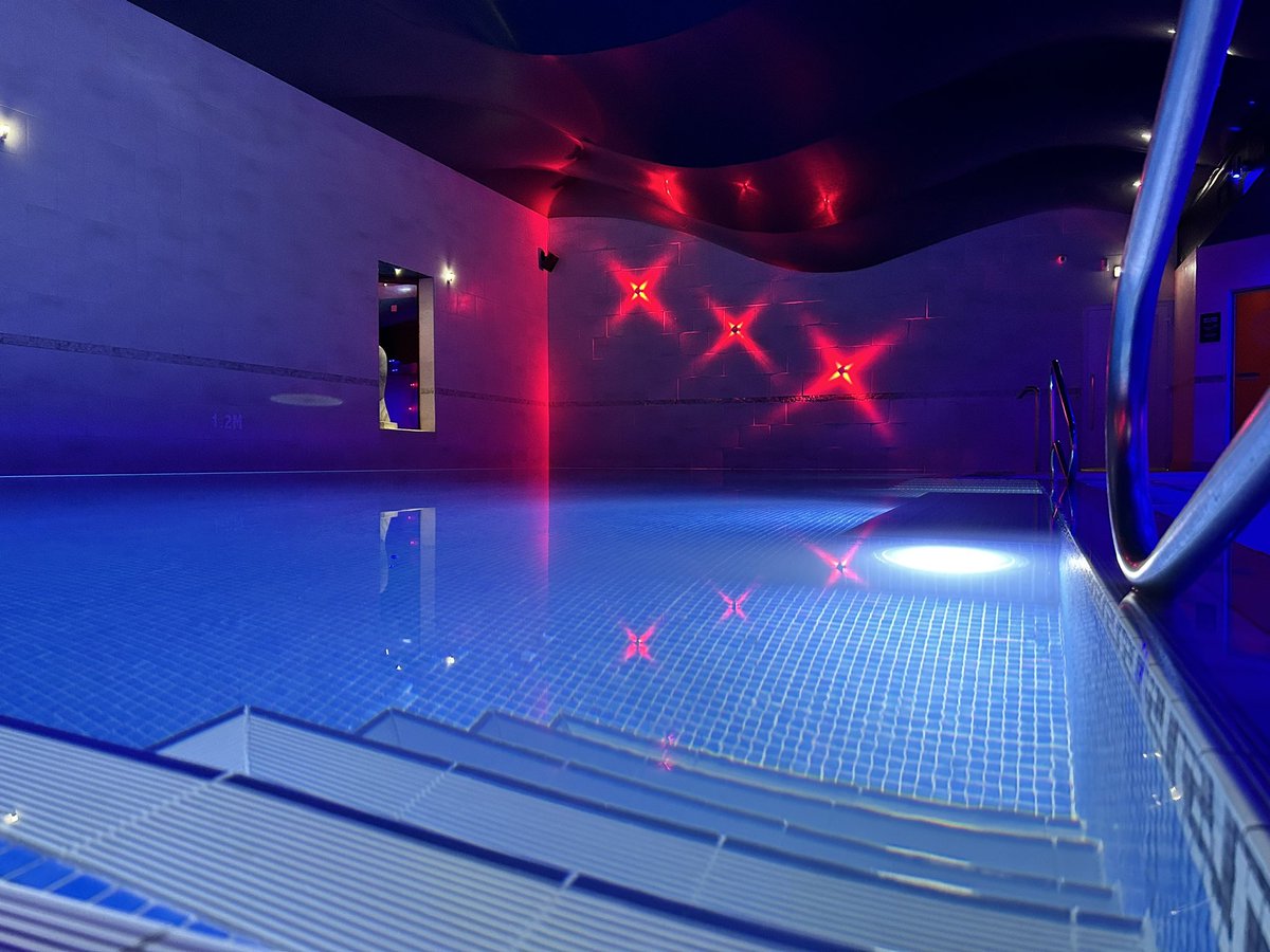 gymetccongleton's tweet photo. Monday Blues, Relax, refresh, recharge.
Back to training afterwards 🏋️‍♂️

Join today from as little as £1 per day, including all our luxury facilities and 40+ classes per week! 

#poolrelaxing #pool #relax #dovolenka #timetorelax #hotinhere #summer #konecneslnko #sommer #privode https://t.co/gKaEgfk0pr