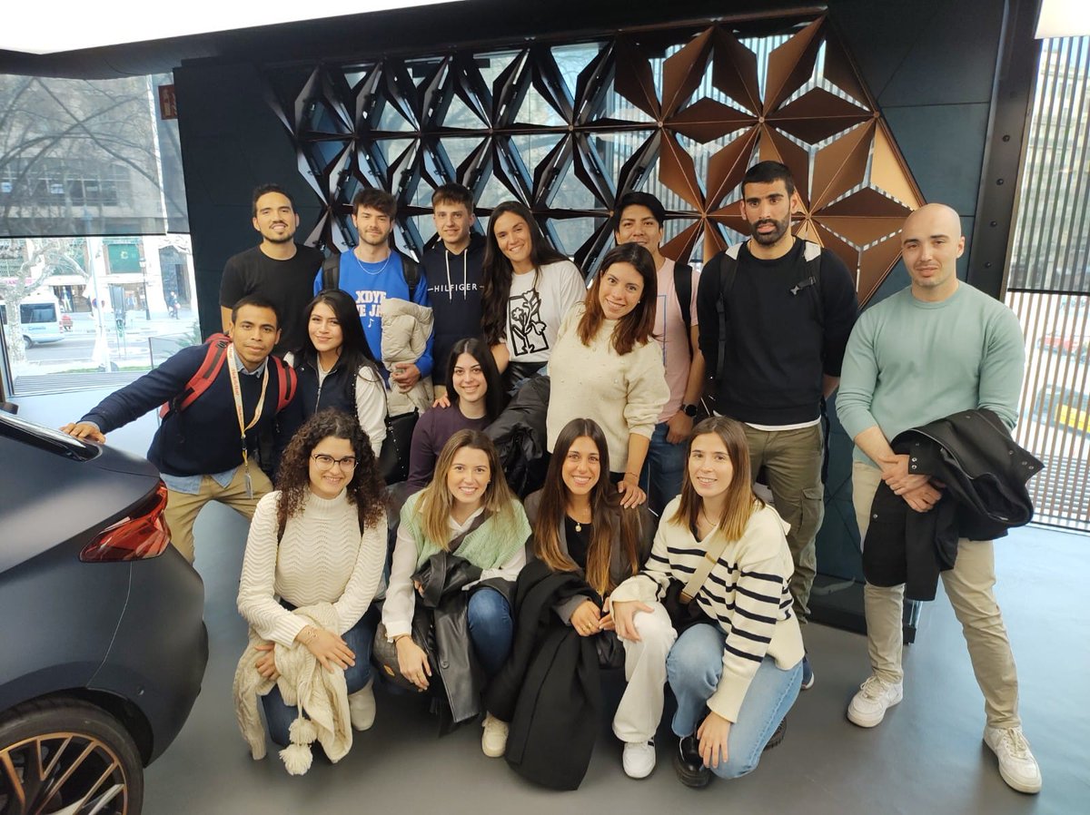 nmkuab's tweet photo. Los estudiantes del máster visitan Casa Seat.
Jornada de aprendizaje en un gran ejemplo de comunicación corporativa de las marcas SEAT y CUPRA.
!Fue un gran día!😊 https://t.co/87rc5FAoSL
