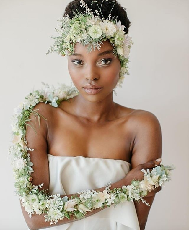 BridalMusings's tweet photo. Um, yes please. Transfixed by this natural & artful floral crown spotted on @nu_bride⠀⠀⠀⠀⠀⠀⠀⠀⠀
.⠀⠀⠀⠀⠀⠀⠀⠀⠀
Via @passionflowersue | Photographer @amanda_dumouchelle ⠀⠀⠀⠀⠀⠀⠀⠀⠀
.⠀⠀⠀⠀⠀⠀⠀⠀⠀
#bridalmusings #bmloves https://t.co/JV7m47R4Uv
