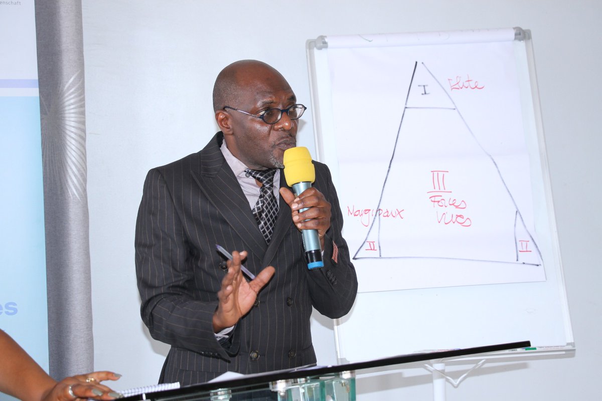 #PPLM. Du 09 au 10 mars, nous avons réunis quelques acteurs socio-politiques pr d réflexions sur le contextes socio sécuritaire ds l'est de la RDC et parler des défis &amp; opportunités pr une paix durable ds la région d Grands Lacs Africains. <a href="/KemperBarbara/">Barbara Kemper</a>
<a href="/NeneMorisho/">Nene Morisho</a> <a href="/kaluwing/">KALUBI UWINGABE JOSEPHA</a>