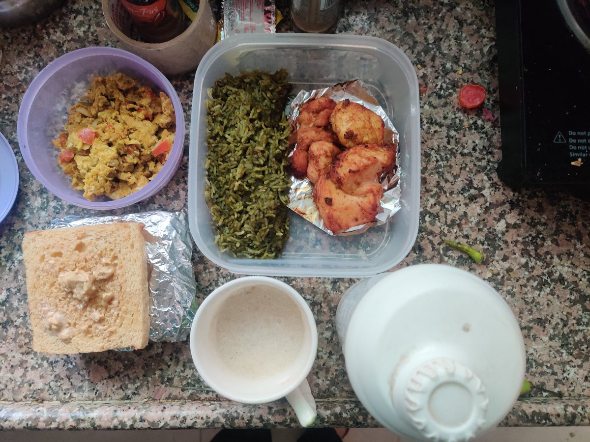 KapasiaMitesh's tweet photo. All of this took me only an hour and I am all set for the day. Meal prep is easy if you keep things handy.
1. Spinach Rice
2. Air fried chicken
3. Scrambled eggs
4. Banana shake
5. Toasted peanut butter
6. Protein shake
#MondayHustle
#QuantifiedNutrition https://t.co/7HisnHHhmp