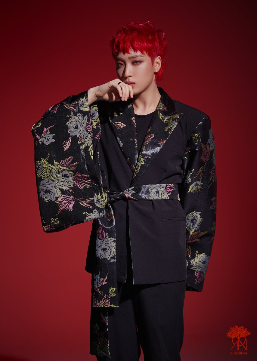 TurkiyeKingdom's tweet photo. [👑]

KINGDOM 6TH MINI ALBUM 'History Of Kingdom : PartⅥ. Mujin' BİREYSEL KONSEPT FOTOĞRAFI (Bloom ver.)

 #킹덤 #단 #아서 #무진 #루이 #아이반 #훤 #자한 #치우 #백야  #Kingdom #Dann #Arthur #Mujin #Louis #Ivan #Hwon #Jahan #Chiwoo #turkiyekingdom #historyofkingdom https://t.co/KrMCLGc6Ix