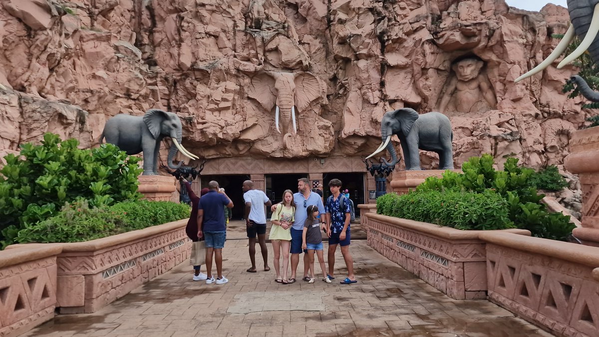 Family Travel Explore tweet media