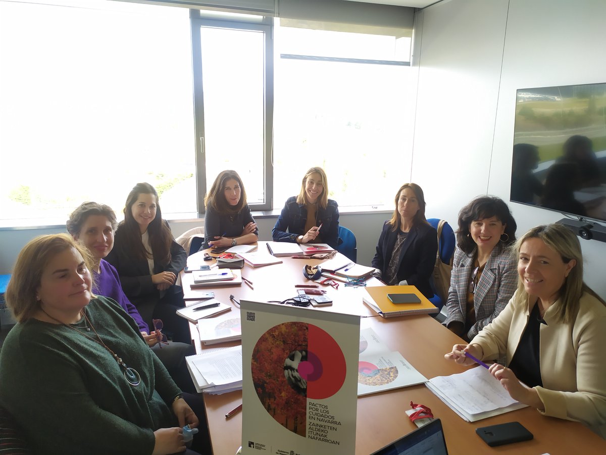 igualdad_na's tweet photo. 📣 El INAI se reunió el jueves pasado con el Departamento de Universidad, Innovación y Transformación Digital, con presencia de @ADItech y @tracasa Women Group y con el Departamento de Cultura @gob_na, para su próxima adhesión al Pacto Foral por los Cuidados. 

#PactoCuidados https://t.co/ULxUcw3jLW