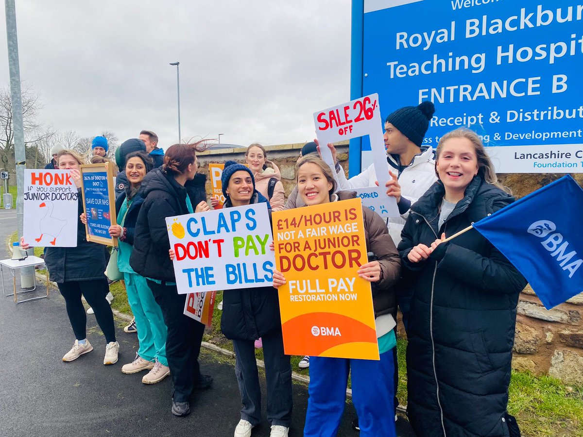 Picket lines start at Royal Blackburn Hospital. 

#JuniorDoctorsStrike <a href="/TheBMA/">The BMA</a>