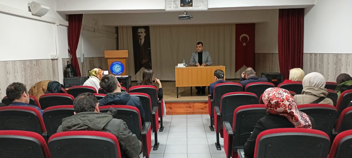 altindagmem's tweet photo. İlçe Millî Eğitim Müdürümüz Sn Hasan Yıldırım, Başkent Öğretmen Atölyeleri projesi kapsamında Yazar Mikail Okumuş tarafından ilçemiz öğretmenlerine yönelik "Etkili Materyallerle Din Öğretimi" konulu seminere katıldı. Kendilerine Şube Md. Sn Dilek Bahçivanlar eşlik etti
@MemAnkara https://t.co/PQzs1ew04K