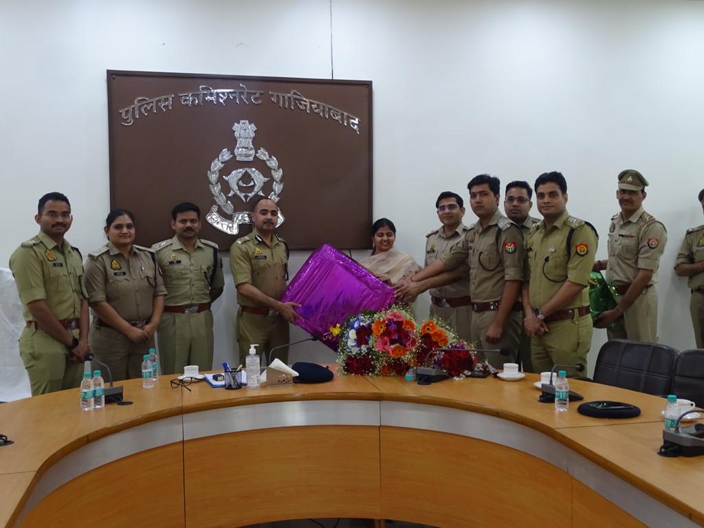 POLICE COMMISSIONERATE GHAZIABAD tweet media