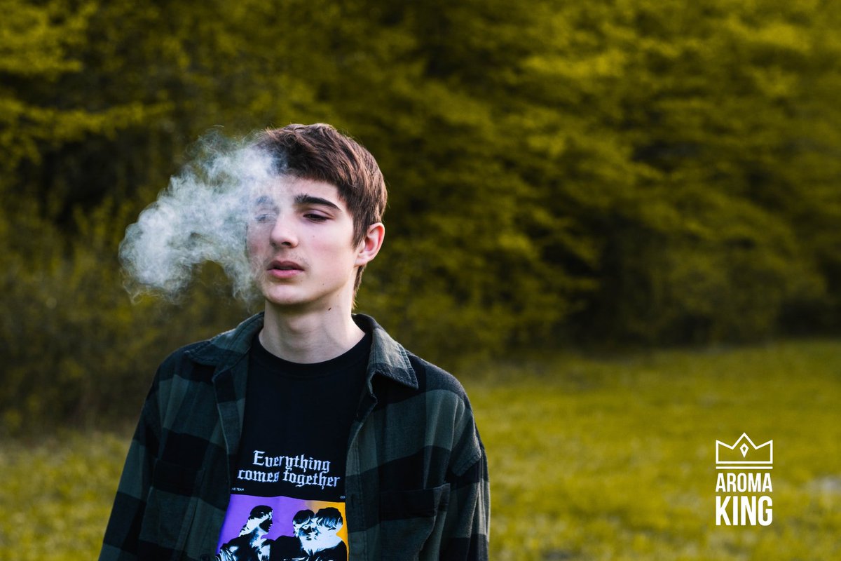 AromakingB1's tweet image. Just vaping, nothing else!
👉 #Justvaping #nothingelse #AromaKing 👑 👑 👑