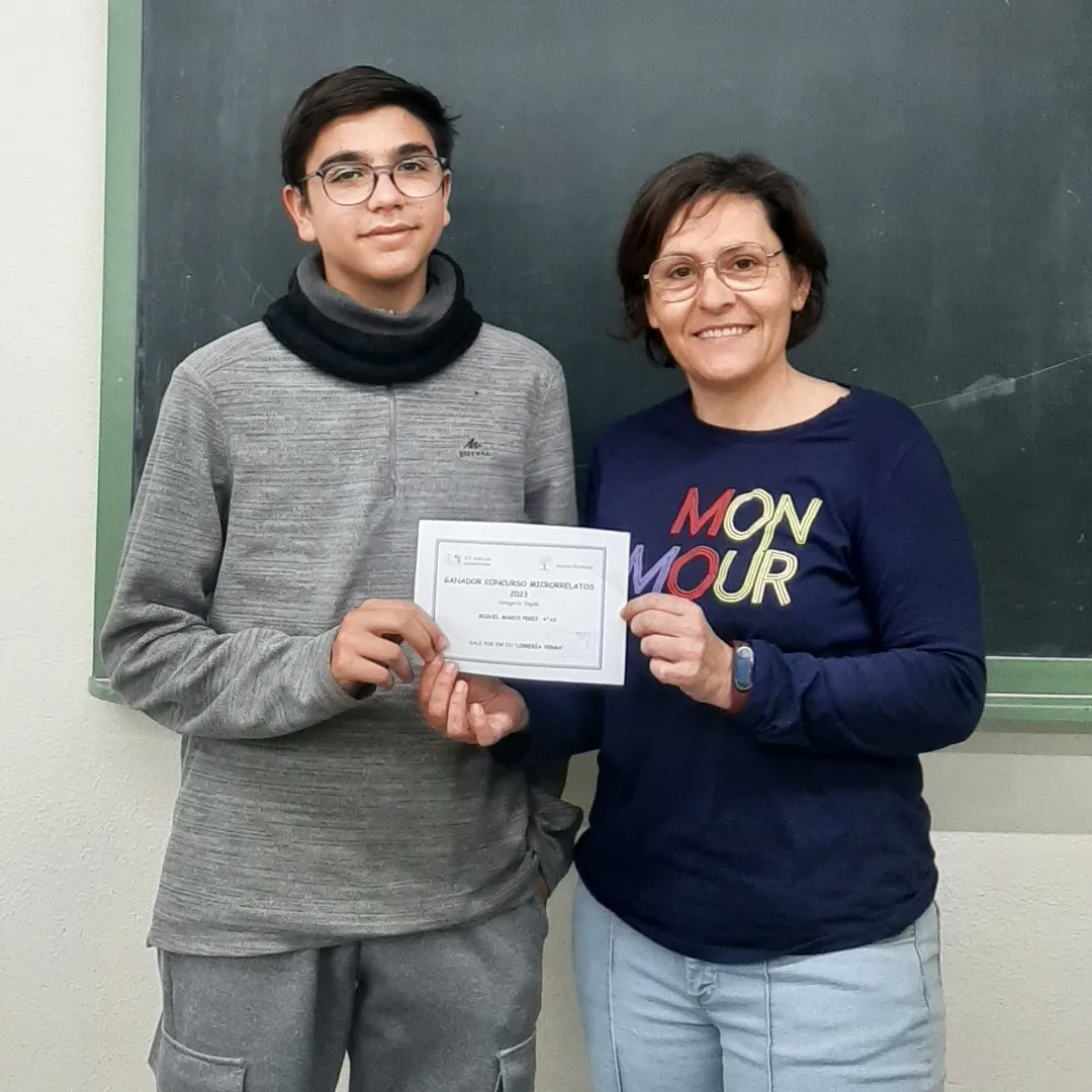 CastilloPuche's tweet photo. Entrega de premios de los concursos de la VI Semana de las Lenguas.
Enhorabuena a los ganadores y gracias a todos por vuestra participación 👏🏼 👏🏼👏🏼
#iesjoséluiscastillopuche #comics #semanadelaslenguas #microrrelatos #eurochef #seccionplurilingue #english #francais https://t.co/gUKtr6ZHUZ