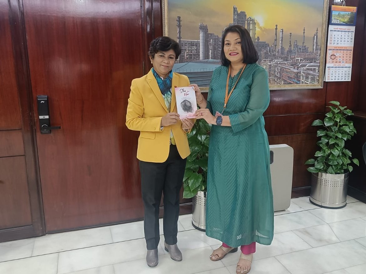 DirR_iocl's tweet photo. Happy to receive the latest book #SheForHer penned by IOCian - Rashmi Trivedi; 7th in the series of her books, predominantly featuring the theme of #WomenEmpowerment. Best wishes to Trivedi for inspiring young women through her literary collection https://t.co/tPB4nXBF8h