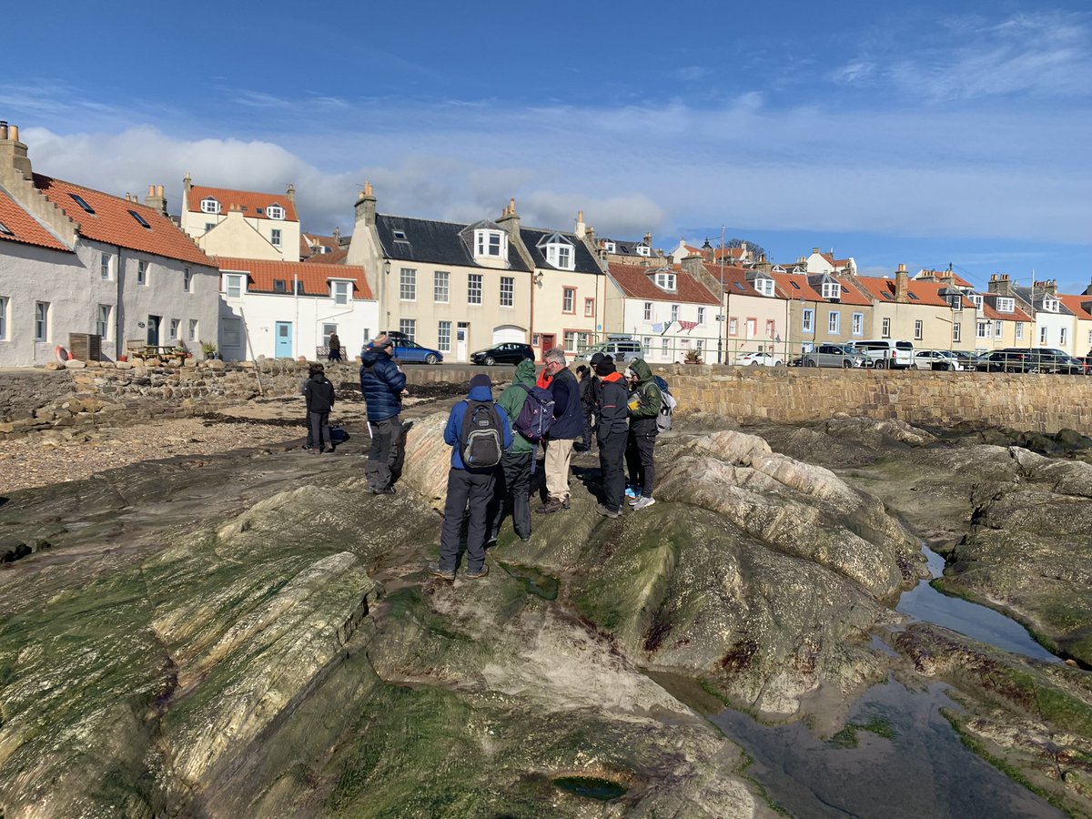 Back from a fun few days along the Fife coast with <a href="/abdngeology/">Aberdeen Geology & Geophysics</a> 4th year BSc students alongside <a href="/iceice_bartek/">Bartosz Kurjanski</a>, <a href="/ATBrasier/">Alex Brasier</a> and Ian. ☀️❄️ <a href="/UoAGeosciences/">School of Geosciences, University of Aberdeen</a>