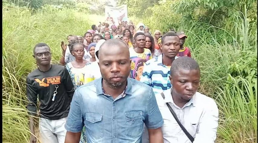 aadc_officiel's tweet photo. *AADC|KWILU|*   Feu🔥 le guerrier BUBU MASABU HÉRITIER, a fait bougé Kwilu en faisant adhérer plusieurs personnes de ce coin de la RDC à la vision du parti. 
AADC! Victoire ✌️! Victoire ✌️! Victoire ✌️!
@fatshi13
@Presidence_RDC 
@dkadimaofficiel 
@CMbosoNkodia
@DeniseNyakeru https://t.co/tg2cCNNUEf