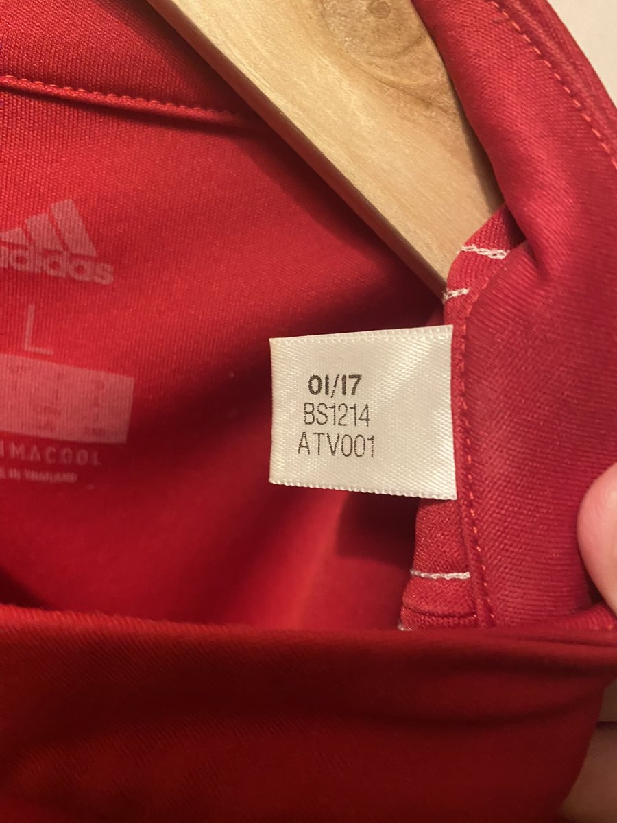 WG20shirts's tweet photo. 7. Manchester United Home Shirt 17/18 - £17 Excellent Condition https://t.co/DolYRrDHfY