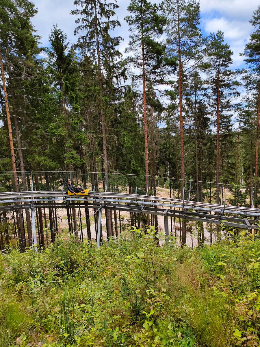 reishonger's tweet photo. Tip voor jouw rondreis door Zweden: Isaberg! Niet ver van waar de ferry aankomt en een echte outdoorbestemming! Reishonger heeft de leukste activiteiten bij Isaberg Mountain Resort op een rijtje gezet: https://t.co/aX15kOlS11 @Isabergstoppen @visitsweden https://t.co/KLuyZmyxj2