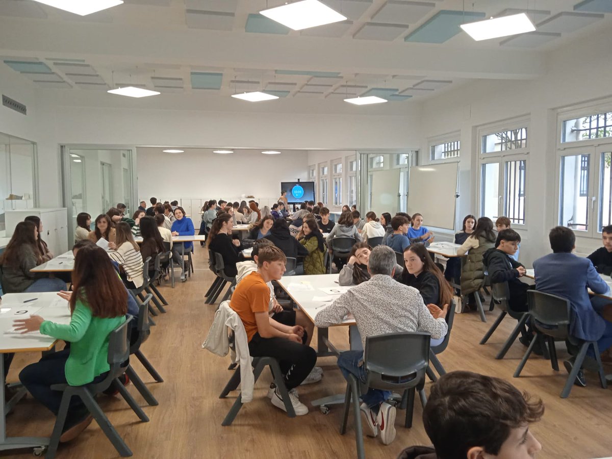 Orientazio Topaketen I.Jardunaldia

DBH4ko ikasleei ikaskuntza eta lanbide aniztasuna
erakutsi eta honi lotutako etorkizuneko erabakiak
laguntzen hartzeko.

#larramendi #ikastola #DBH #OrientazioTopaketak #batxilergoa #SpeedDating #unibertsita
#LanbideHeziketa #BizkaiaTalent