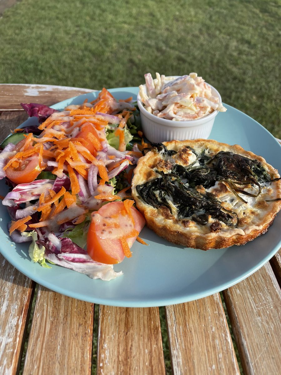 Blueberrys_cafe's tweet photo. Homemade goats cheese, sun dried tomato and spinach quiche at Blueberrys today 🤩
#blueberryscafe #cafe #iow #lunch #cafewithaview #homemade #tasty #monday https://t.co/S46mpuzhu7
