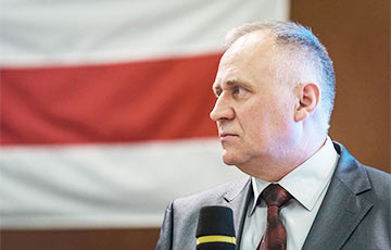 KarolinyBelarus's tweet photo. Mikalai #Statkevich soz.-demokratischer Politiker in Belarus. Er ist Mitglied der Belarussischen Soz.-dem. Partei „Narodnaja Hramada“ (BSDP NH). Seit dem 31. Mai 2020 befindet er sich in Haft. Politischer Gefangener. Vom Lukashenka zu 14 Jahren Haft verurteilt. #FreeStatkevich❗️ https://t.co/7KM5DjTwW8