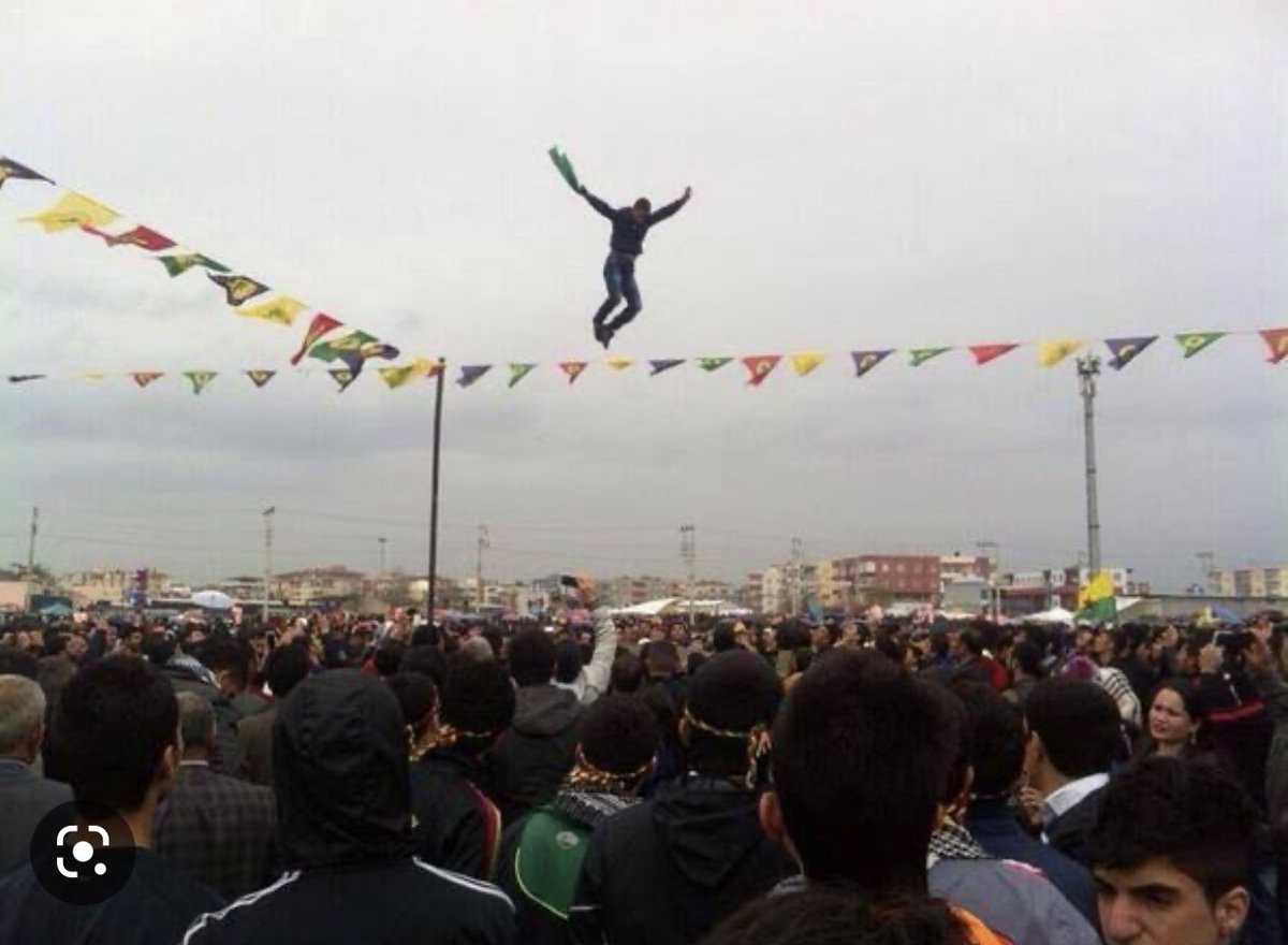 WTopkan's tweet photo. Hayat kısa, kürtler uçuyor👍 #Hdplilertakiplesiyor https://t.co/6jjNDZMZ9Y