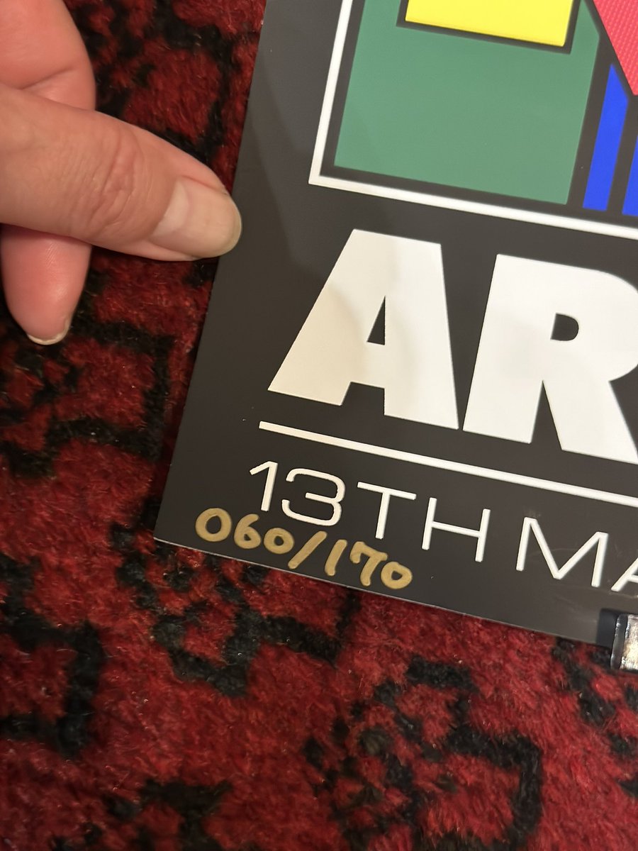 mosh_mushroom's tweet photo. ARCTIC MONKEYS ZEPP HANEDAのリトグラフ60番とホテルカジノの時のポスター??
(紙媒体好き)
しかしこんなにも今回のアルバム(The Car)に適したセーターを持ってる人がいるだろうか🤭
ワンマンは2009年のリキッドぶりだったー。
フェスでもいいからまた来てね!
#アクモン
#TheCar
#arcticmonkey https://t.co/ymXTadMtlR