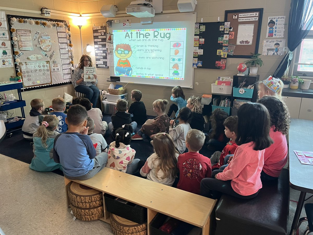 It’s a wonderful way to start a Monday morning! We loved having Mrs. Smallwood back in the building to visit and read to us! #mysteryreader #NeedtoSucceedCECS #WEareLakota <a href="/Creeksidetweet/">Creekside ECS</a>
