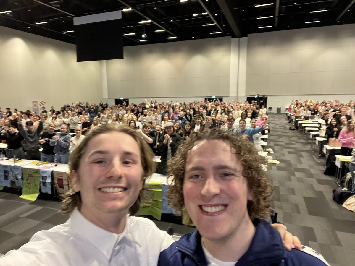 Forrige uke arrangerte <a href="/Elevorg/">Elevorganisasjonen</a> landsmøte og med det begynner mine år som engasjert-elev å ta slutt. Gratulerer til <a href="/petteralo/">Petter</a> som nyvalgt leder! Du er utrolig dyktig og jeg gleder meg til å se hvor du tar organisasjonen