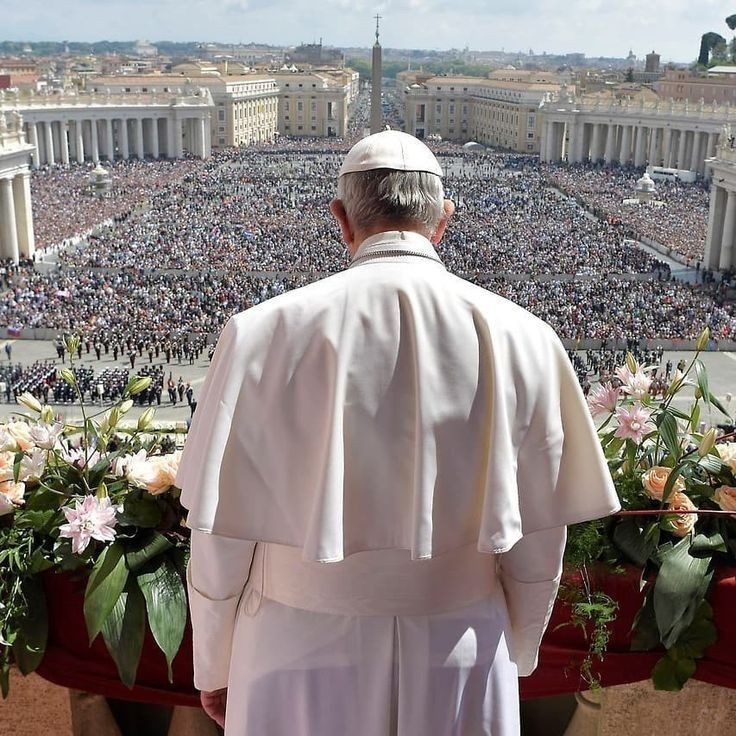 Hoje o Santo Padre, Papa Francisco, completa 10 anos de pontificado.
1 década sobre a Cátedra de São Pedro.
Habemus Papam!
