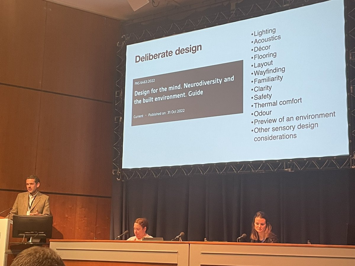 @McKechanie presenting on what makes a quality service. Deliberate design so important - we need to get the environment right first of all. Who knew there was a British Standard on designing buildings for neurodiversity? @ITAKOM_CONF @PWCentre #ITAKOM
