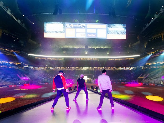 CallmeChoko tweet media