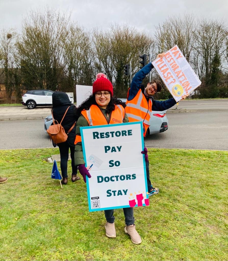 In Peterborough, our IMG lead @PushpoH was picket organiser at @PASHFT #JuniorDoctorsStrike #DoctorsStrikes #PayRestoration