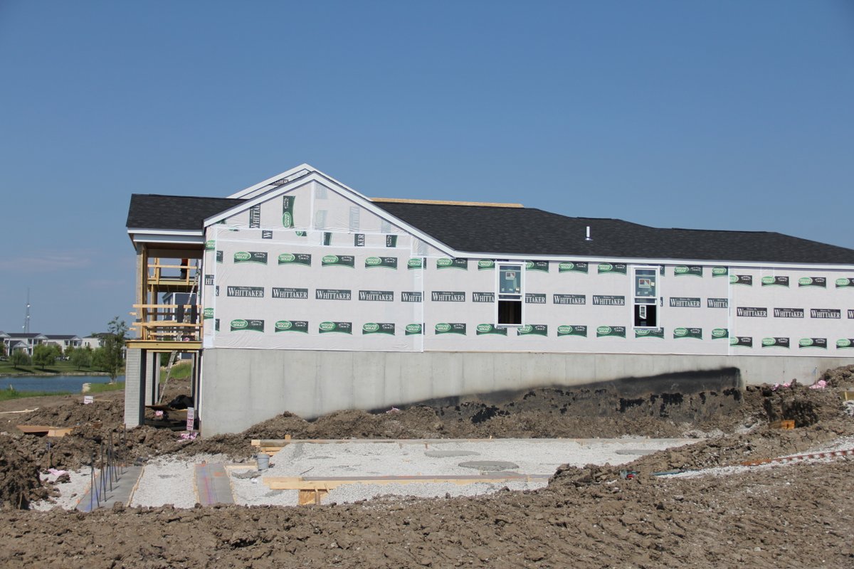 If the wrap can’t hold up to a job site’s “wear and tear,” how can it perform its job? 
Builders Choice woven 5 mil housewrap exceeds industry standards.
Check out our technical data sheet for a complete list of features and benefits. 
ow.ly/T6lI50N9XvU
#MIDAM