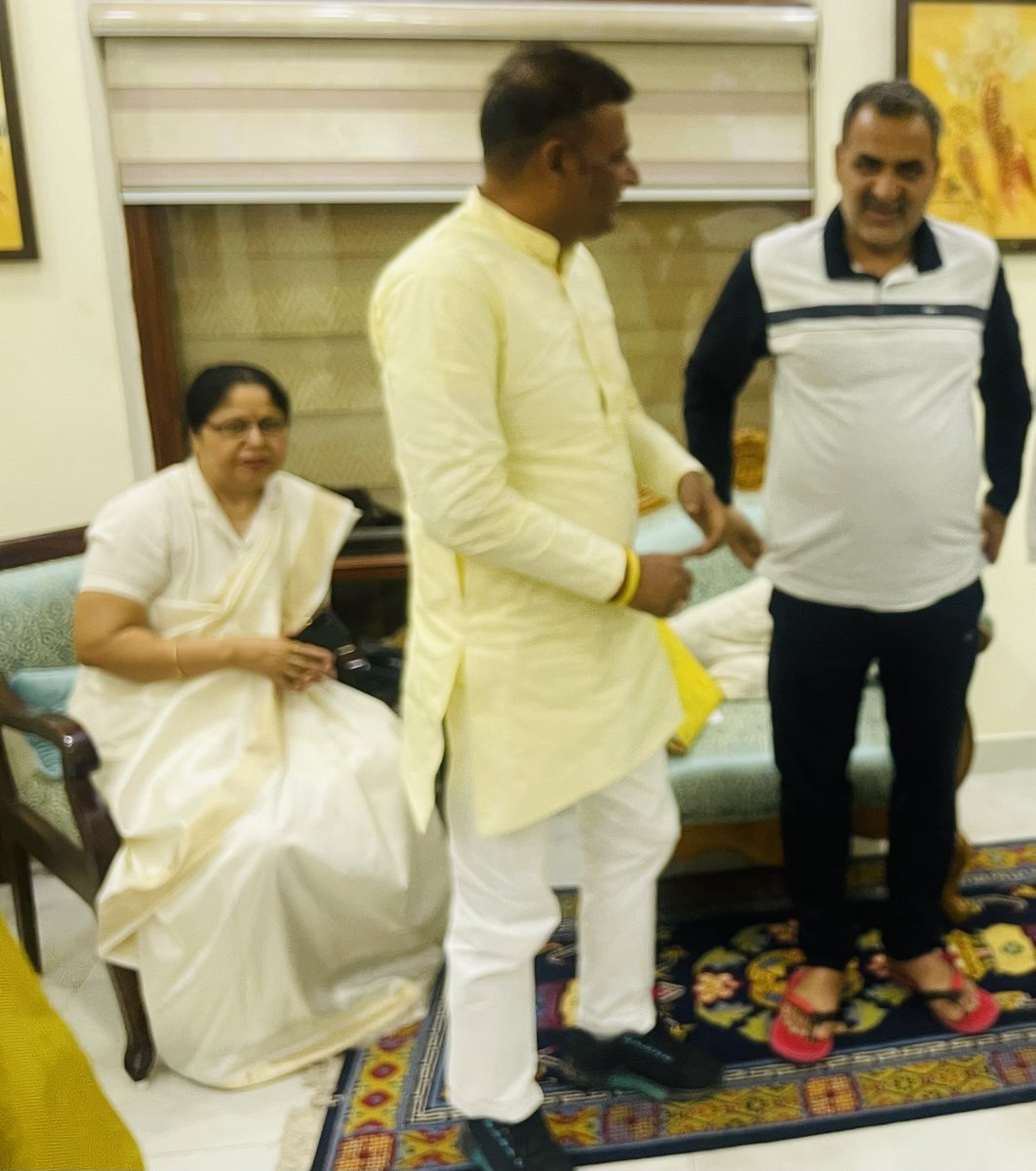 NirwalVinod's tweet photo. आज दिल्ली में केंद्रीय मं���्री संजीव बालियान आवास पर शिष्टाचार भेट हुई https://t.co/CKISEK5OLC