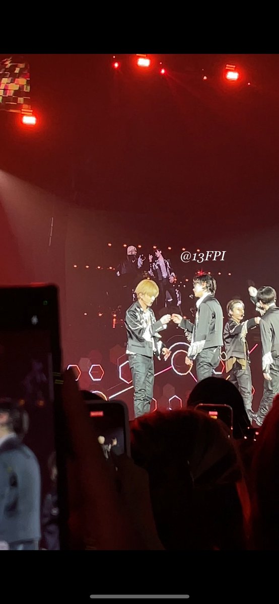 13FPI____'s tweet image. รักพวกแก ดีใจที่ได้เจอนะ อยู่เล่นต๊องๆด้วยกัน อยู่แกล้งกันแบบนี้ไปนานๆน้า พวกแกน่ารักมากๆ เพราะทั้งสองคนทำให้เราได้มีช่วงเวลาดีๆแล้วก็ได้มาเจอคนน่ารักอีกหลายคนเลย ขอบคุณมากๆ ไว้เจอกันอีกนะ🐻🐰💜💙