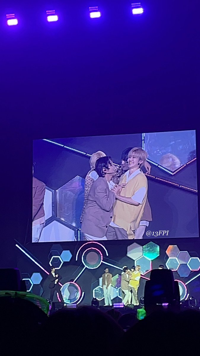 13FPI____'s tweet image. รักพวกแก ดีใจที่ได้เจอนะ อยู่เล่นต๊องๆด้วยกัน อยู่แกล้งกันแบบนี้ไปนานๆน้า พวกแกน่ารักมากๆ เพราะทั้งสองคนทำให้เราได้มีช่วงเวลาดีๆแล้วก็ได้มาเจอคนน่ารักอีกหลายคนเลย ขอบคุณมากๆ ไว้เจอกันอีกนะ🐻🐰💜💙