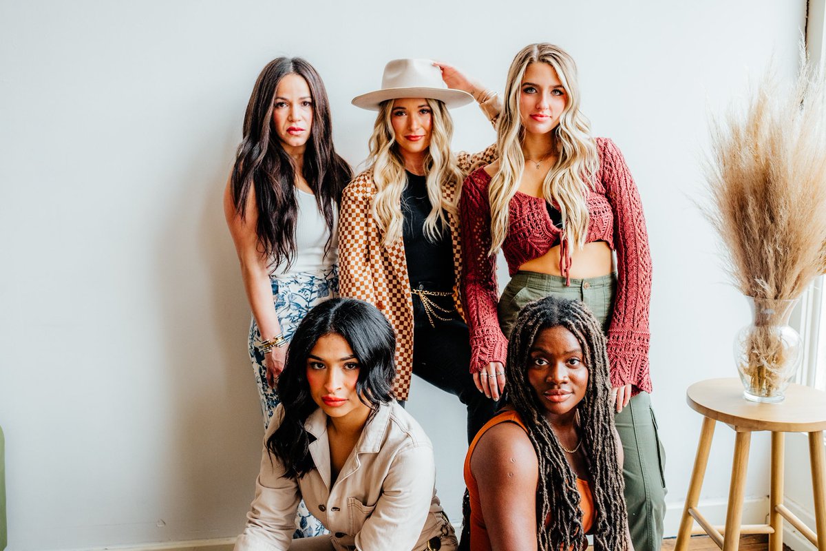 kaitlyn_matlock's tweet photo. goldie girl dream… https://t.co/XvKzK9sCS5 is now open!!  Use my code KAITLYN10 for 10% off $50+ https://t.co/OzS60MGuyK
