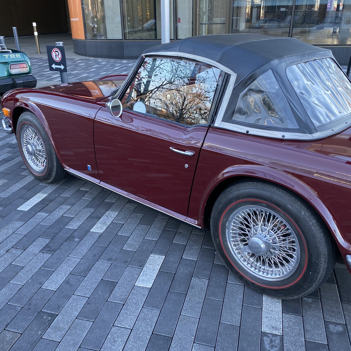 Capital_Triumph's tweet photo. #MembersCarMonday
This is CTR member Ben C.'s 1971 TR6 seen here at the start of the club's New Years Day drive.
#Triumph #TR2 #TR3 #TR4 #TR5 #TR250 #TR6 #TR7 #TR8 #Spitfire #GT6 #Stag #Herald #Vitesse #Dolomite #StandardTriumph #BritishLeyland #LittleBritishCar #LBC https://t.co/0S1c0WkAOy