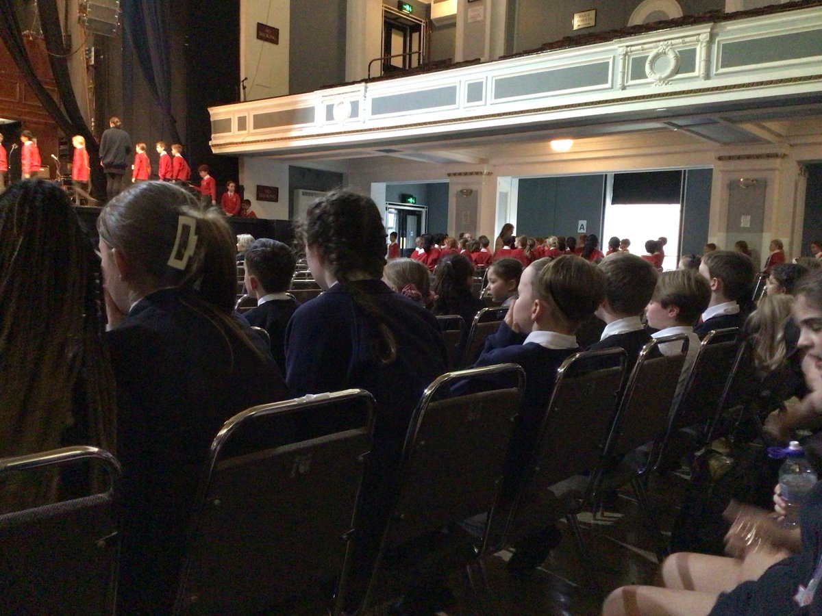BartonSmsa's tweet photo. All arrived safely and waiting for the preparations to begin! #letsgosing
@lancrcedserv https://t.co/AbKpl26iwA