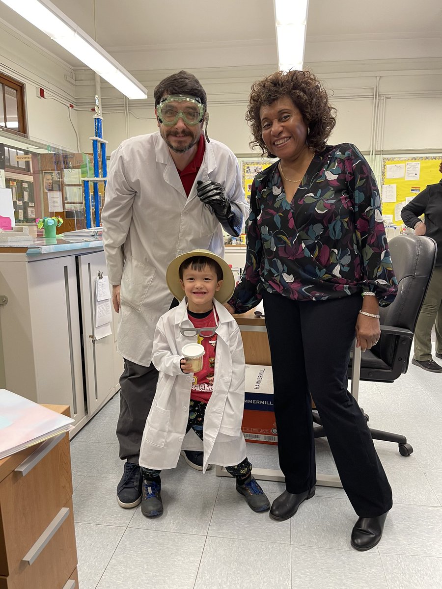 NYCDOED15's tweet photo. An excited child coming out of the @PS10Brooklyn science lab! Thank you Mr. Delonzo for such a great opportunity! @NYPSLead @DOEChancellor @NYCMayor @ruxdanika @NYCDOED15 #STEM https://t.co/mLEJdfQaHI