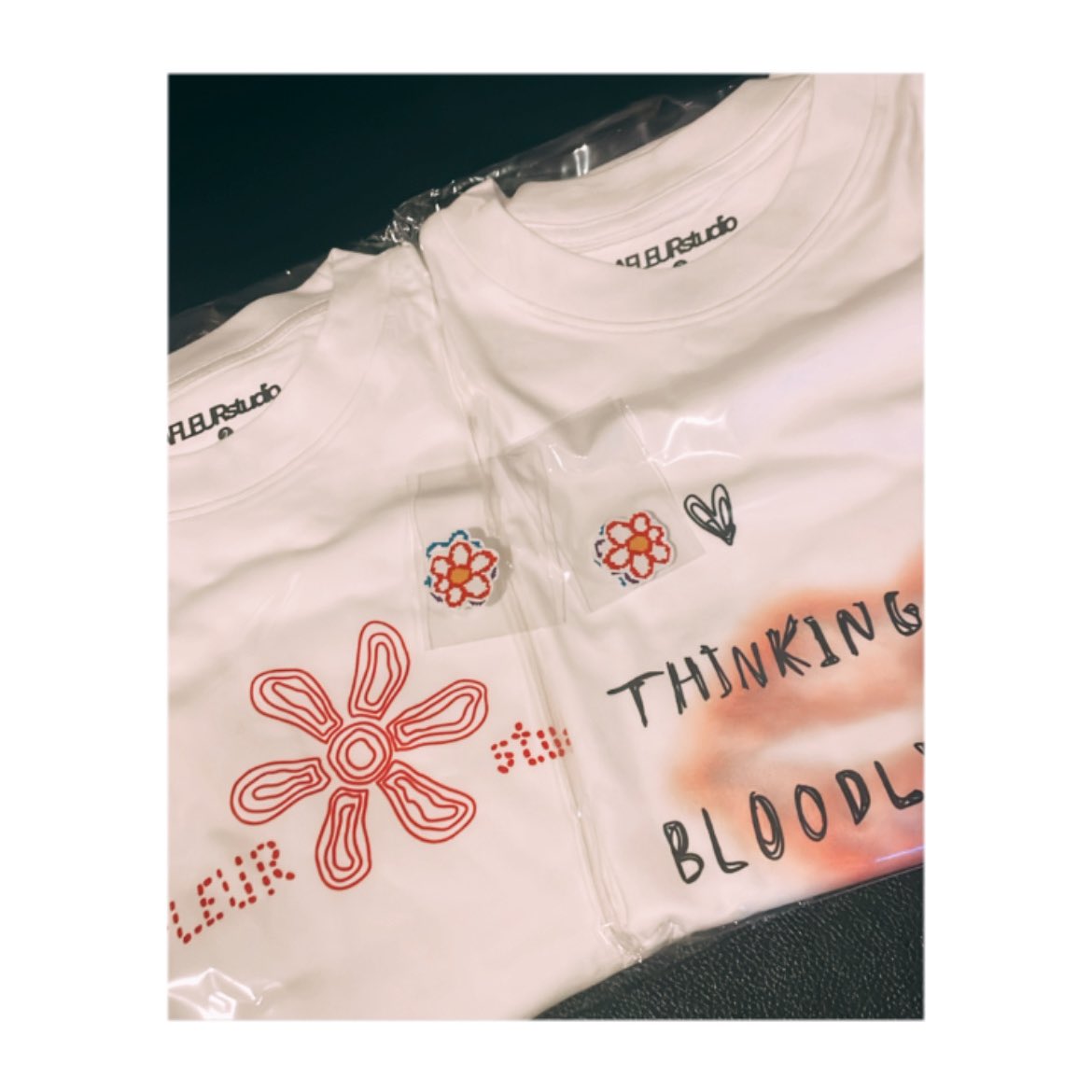 ongebestie's tweet photo. ได้แน้ววววว เสื้อน่ารักมากกกก ได้แล้วลองแกะใส่เลย ผ้านิ่มใส่สบายมากกกกกก ชอบมากค้าบ 🥹🧡🌼

#khaotungg 
#AFLEUR @myktnw https://t.co/9wyQJiejAM