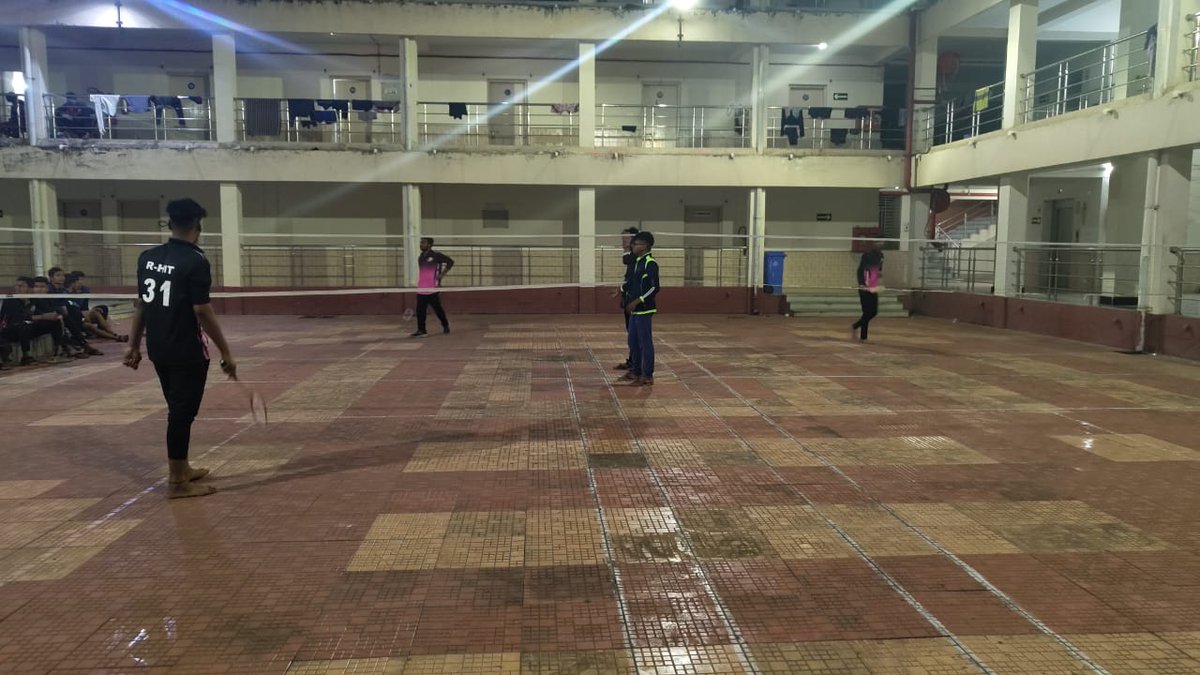 MAnanda66649452's tweet photo. 1st day games volleyball winner 6th semester DHTT students and badminton singles boys is going on at boys hostel @iihtbargarh @IIHTvaranasi @IIHTfulia @IihtJodhpur @IIHTGuwahati https://t.co/QvgEiypmcf