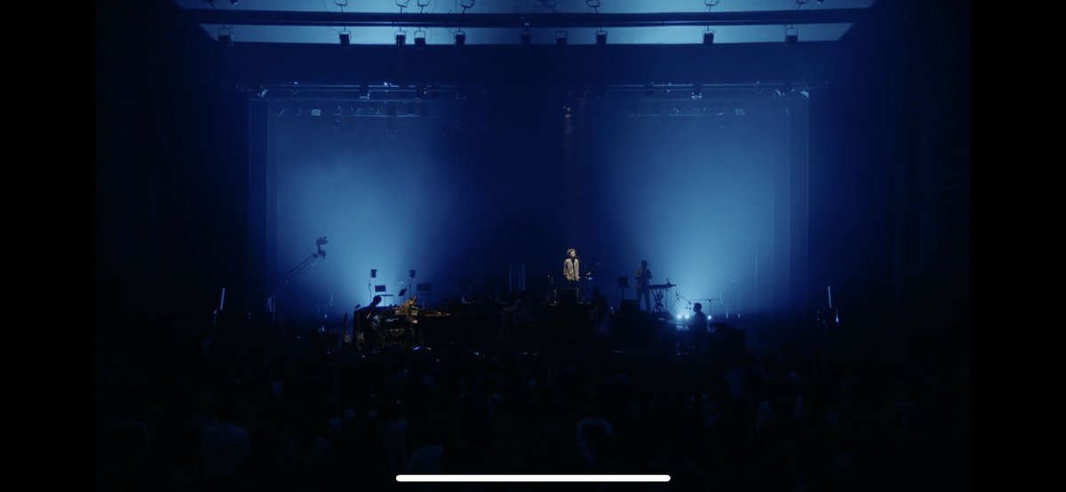 MAAAKOKURA8's tweet photo. HOWL🌕🐺ツアーを何本か観てて気づいちゃったけど、本編のあたまHOWL西池さんのピアノと竹内さんのここ(ハーモナイザー?!)めちゃくちゃかっこいいねん!
アーカイブで何度も繰り返してしまう。
#ROTHBARTBARON #RBBHOWL https://t.co/BY0yNema2b