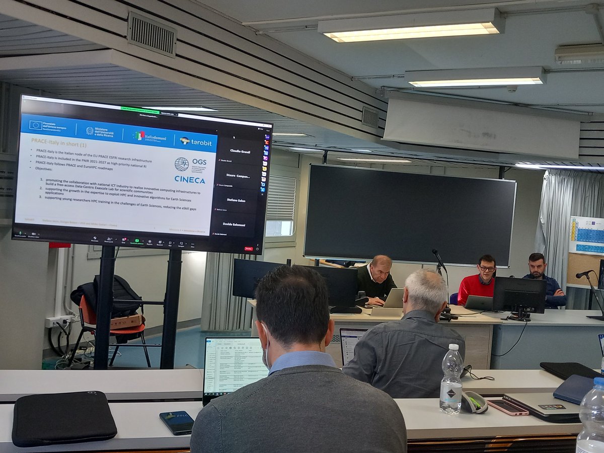 Lav1608's tweet photo. Kickoff meeting of Terabit project (Network for Research and Academic Big data in Italy) financed by #PNRR. Stefano and Mirko from @OGS_IT and @Cineca1969 are giving an overview about the opportunities inside Terabit for Earth Science topics https://t.co/vuzPDUNqOj