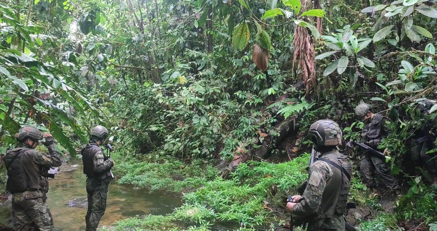 httpspbstwimgcommediaFrG3M5hacAE6YLuformatjpgname900x900