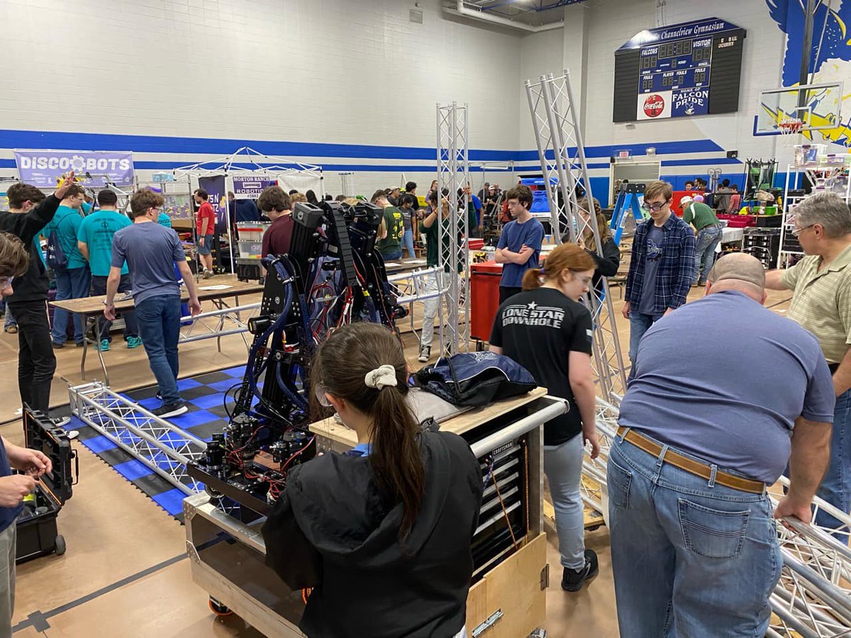 interceptorbybp's tweet image. Proud to be a sponsor of the TW College Park CavBots Robotics Team!  They placed 5th out of 42 teams with their robot, Kraken, at their first competition.

Well done CavBots team!

#girlsinengineering #twcpcavbots #robotics #blackpearltech