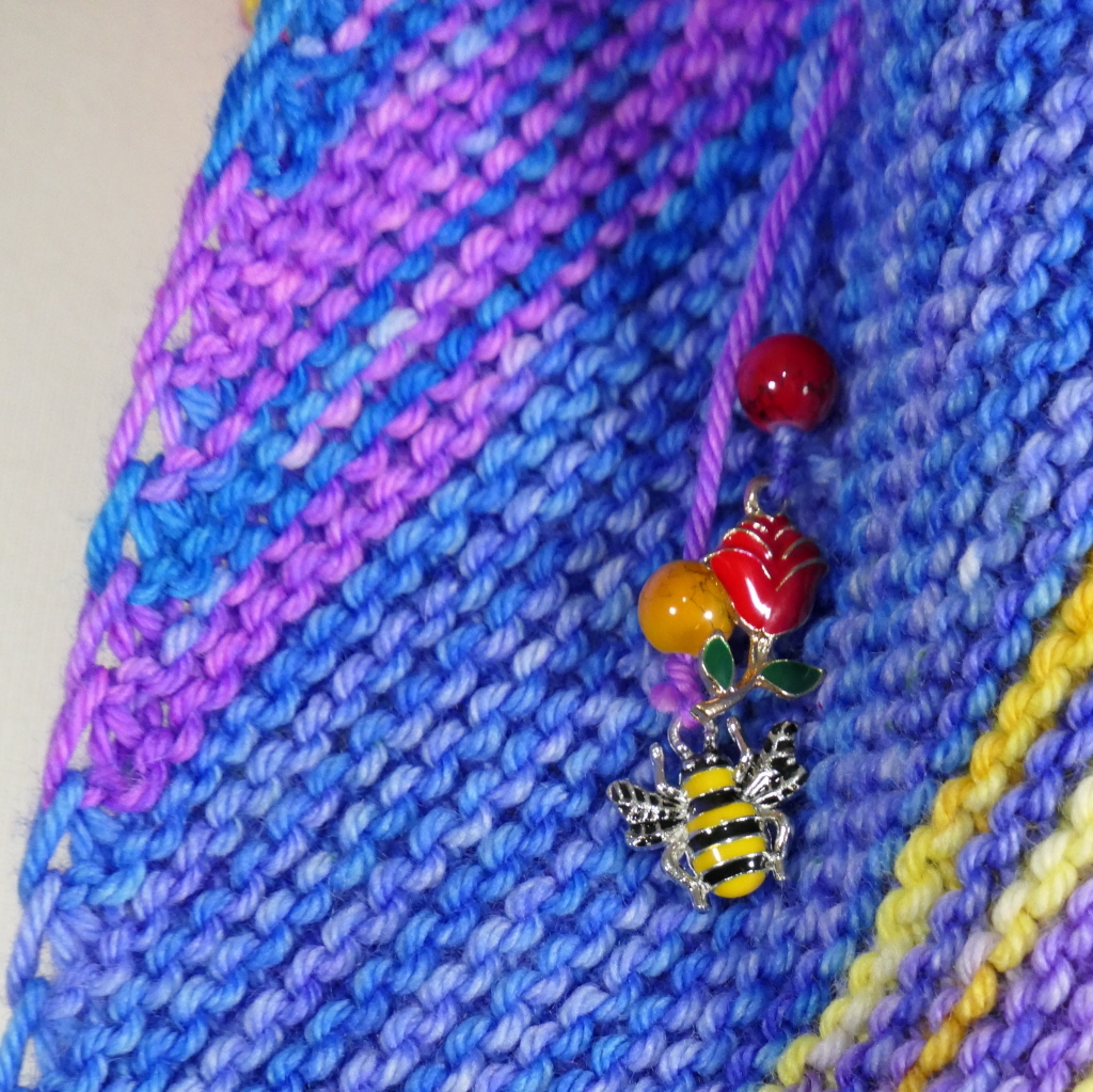 LizLovick's tweet image. There are beas as well as butterflies on my Springtime Slanty Scarf.  In sizes for the whole family.  On Ravelry, Etsy and my own site.  ift.tt/jHZfz3P

#newpattern #knittersofinstagram #yarn #usingstash #amknitting #handknitting #craft #knittinginspiration #northernla…