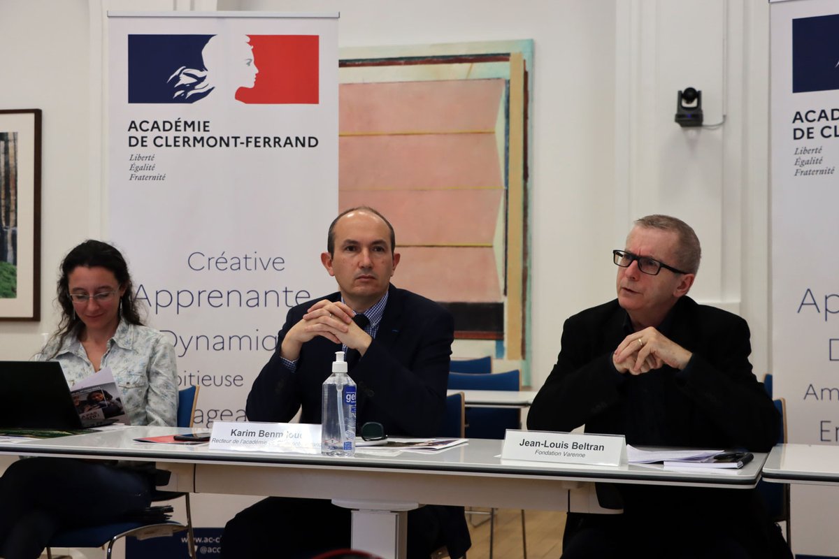 acclermont's tweet image. Le recteur @BenmiloudKarim et Jean Louis Beltran @fondatvarenne présentent aux médias le programme académique de la 📷34e Semaine de la presse et des médias dans l&apos;École® qui aura lieu du 27 mars au 1er avril 2023. 
+ d&apos;info : ac-clermont.fr/media/37262/do…
#SPME2023 #ÉducMédiasInfo