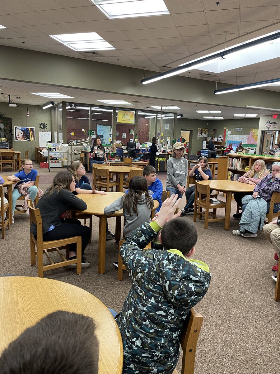 North_Tweets's tweet image. North 5th graders took a tour of LC. They got to see some familiar faces when former Northies lead the tour! #Proud2BNorthies #JCSchoolsChampions #WeAreElementary