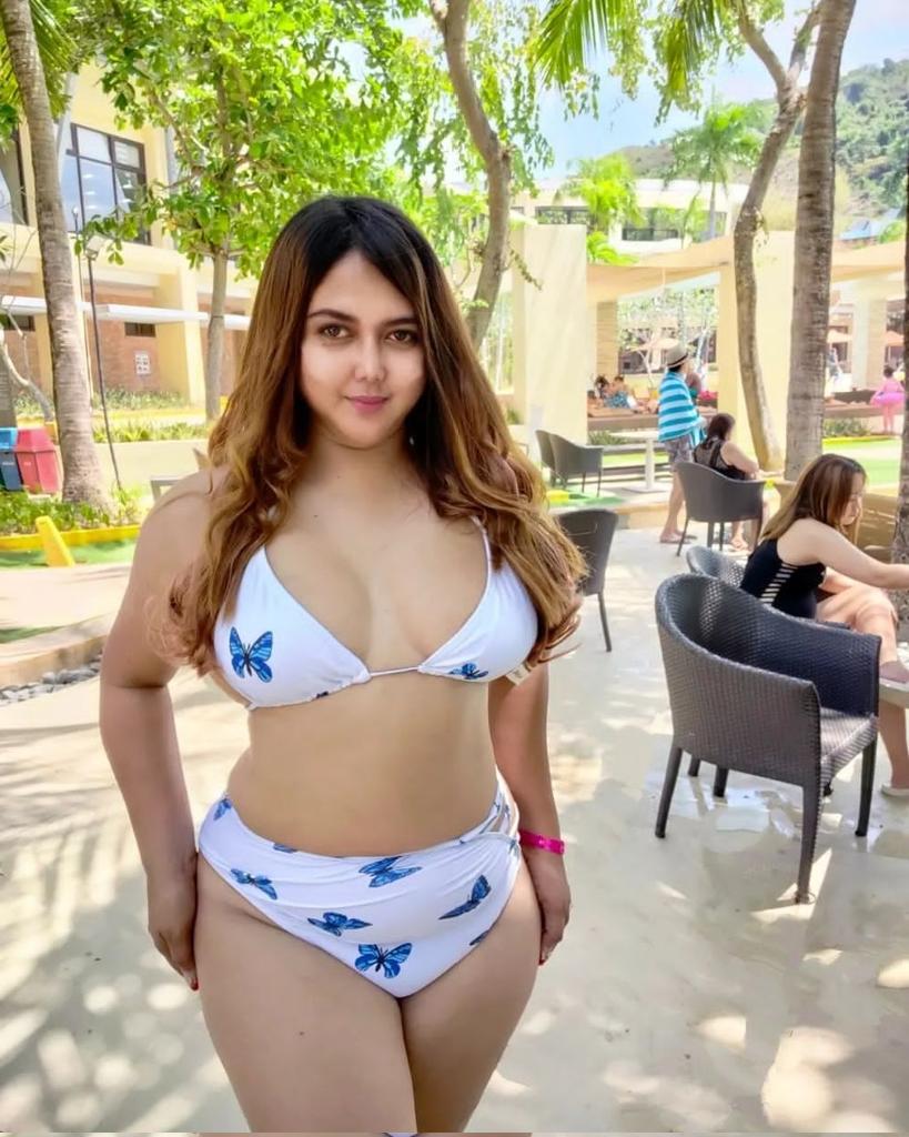 Lisa Janda Muda 💕 on X: Liburan kemaren 😊 t.coBwLeeUAffL  X