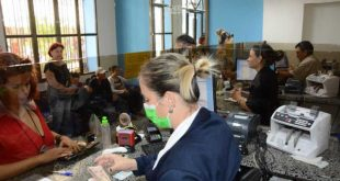 Ticket eliminó el tumulto en Cadeca #SanctiSpiritusEnMarcha Asegura la directora de esa institución financiera y las encuestas de los clientes que esta resulta la mejor vía para acceder al servicio de venta de divisas 
#MejorEsPosible 
#CubaPorLaVida 
#YoVotoXTodos